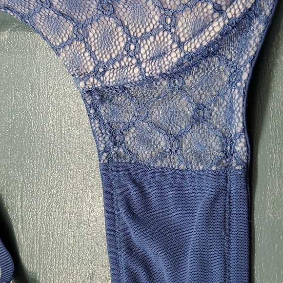 VICTORIA SECRETS BRA, 36C..lined perfect, coverage /Bonnet. Blue lace. - Picture 2 of 10
